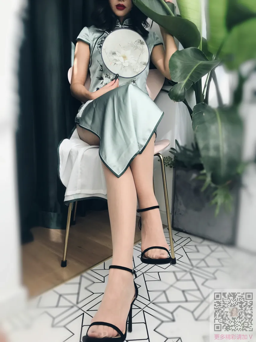 [街拍丝足] NO.115 Nia乔乔学姐居家性感旗袍肉丝 #街拍丝足、美足#[64P]-041