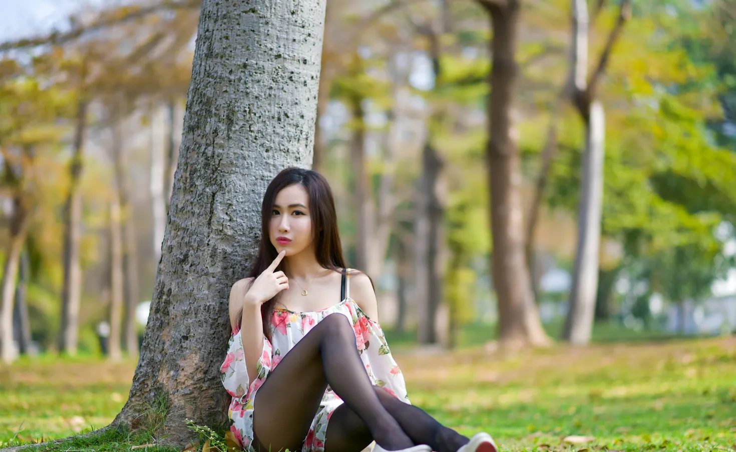 [街拍丝足] NO.185 妍希 吊带裤裙黑丝美腿 #街拍丝足、美足#[27P]-022