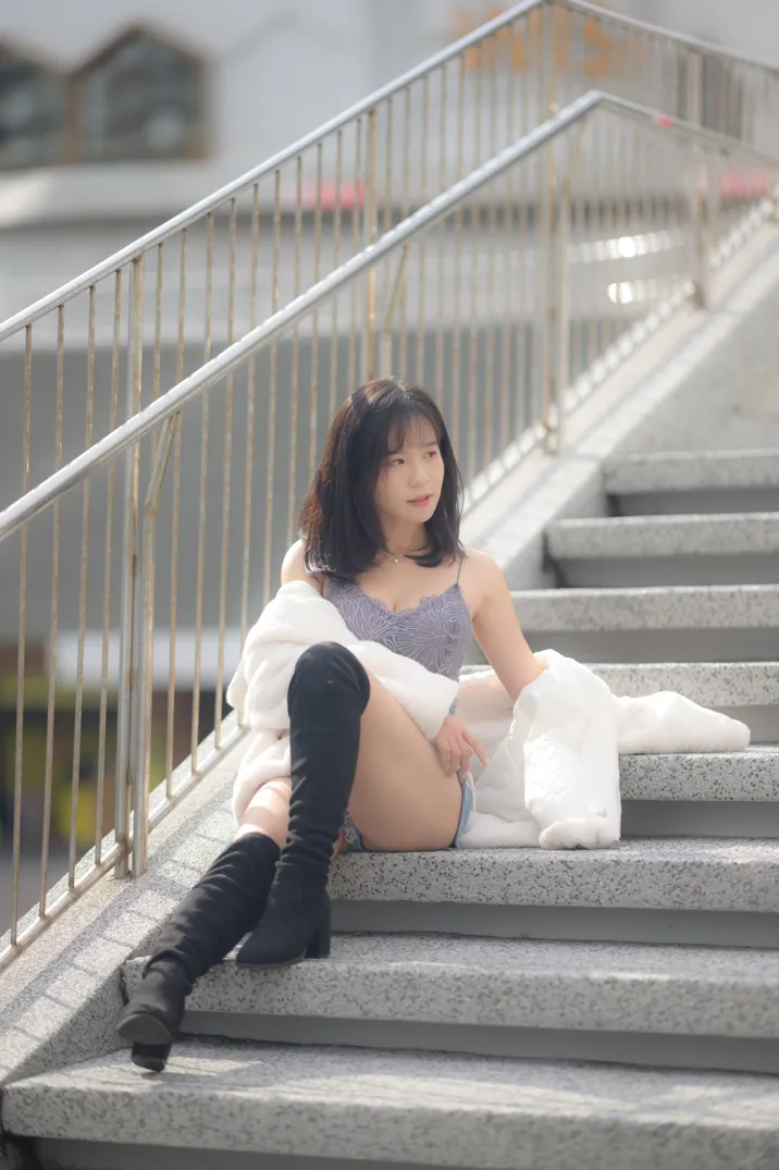 [街拍丝足] NO.215 YoYo 牛仔短裤长靴 #街拍丝足、美足#[109P]-048