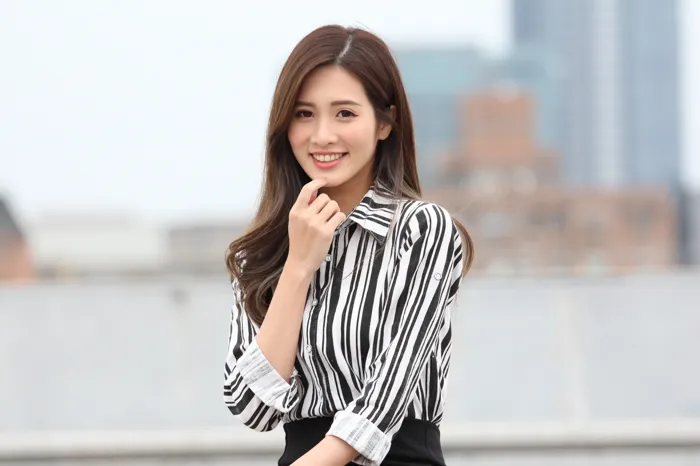 [街拍丝足] NO.025 长腿美模 张筱 性感黑丝外拍 #街拍丝足、美足#[93P]-021