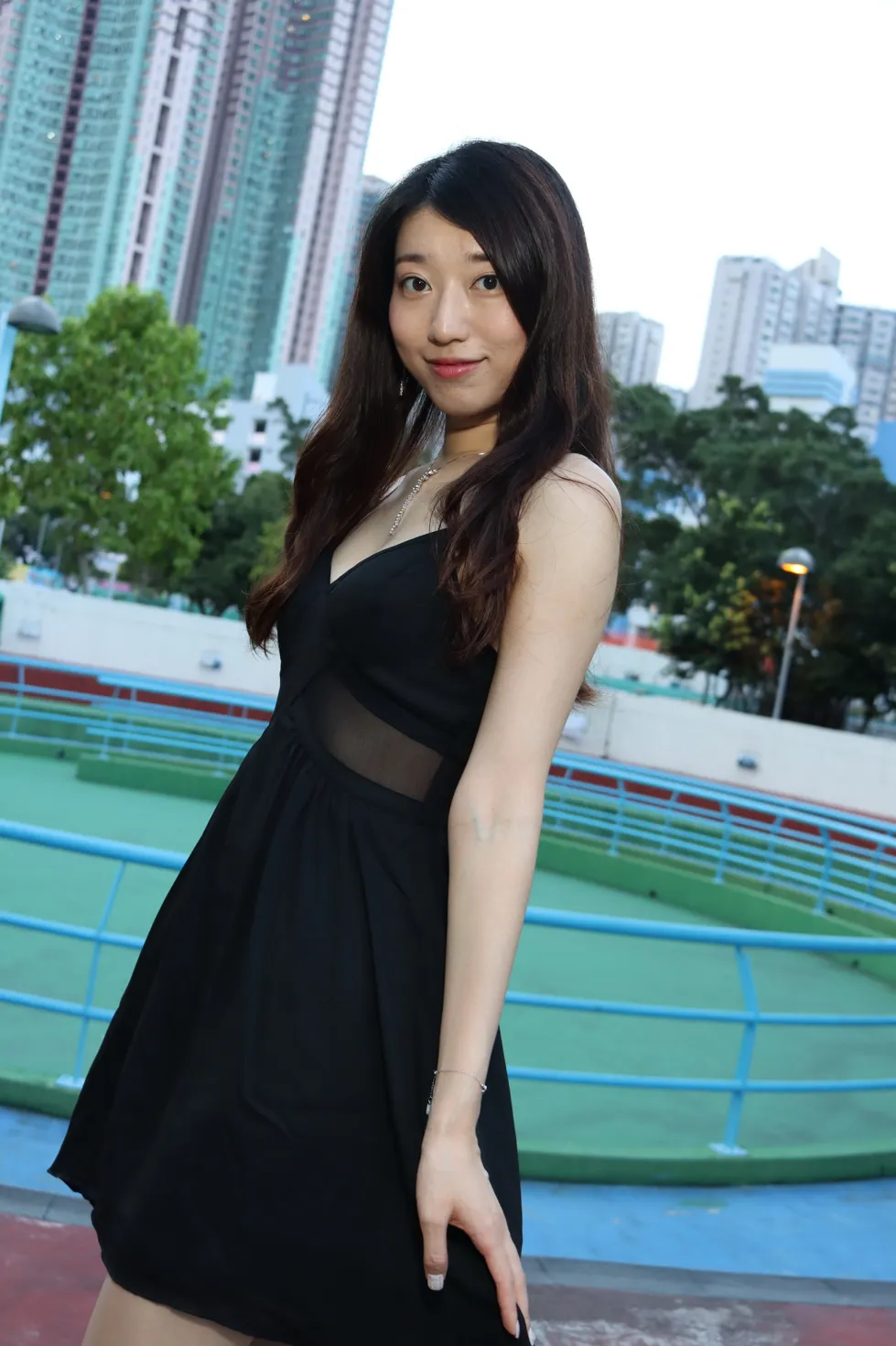 [街拍丝足] NO.106 吴小葵 公园黑色长裙 #街拍丝足、美足#[61P]-044
