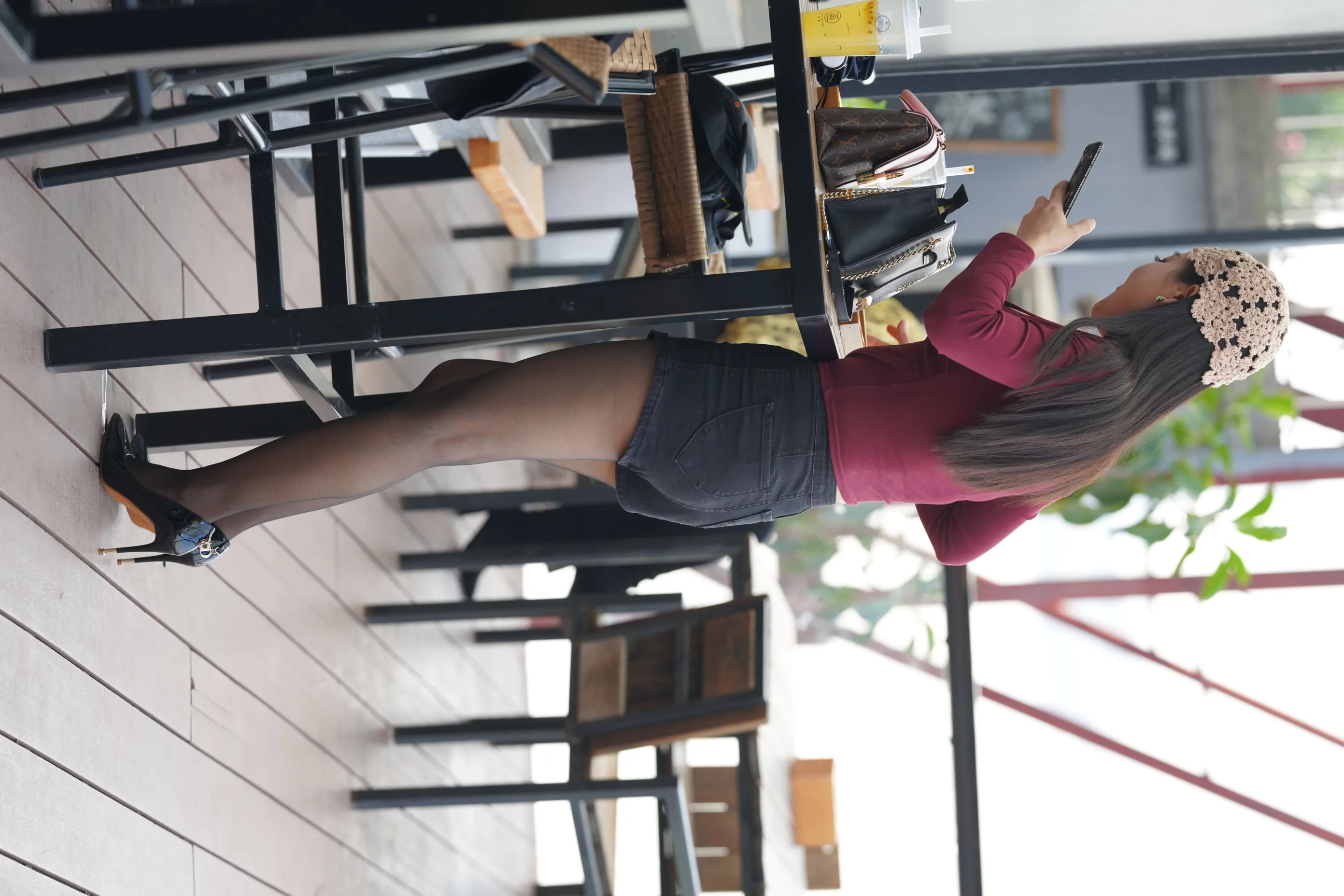 [街拍丝足] NO.159 气质黑丝美少妇的下午时光 #街拍丝足、美足#[65P]-010