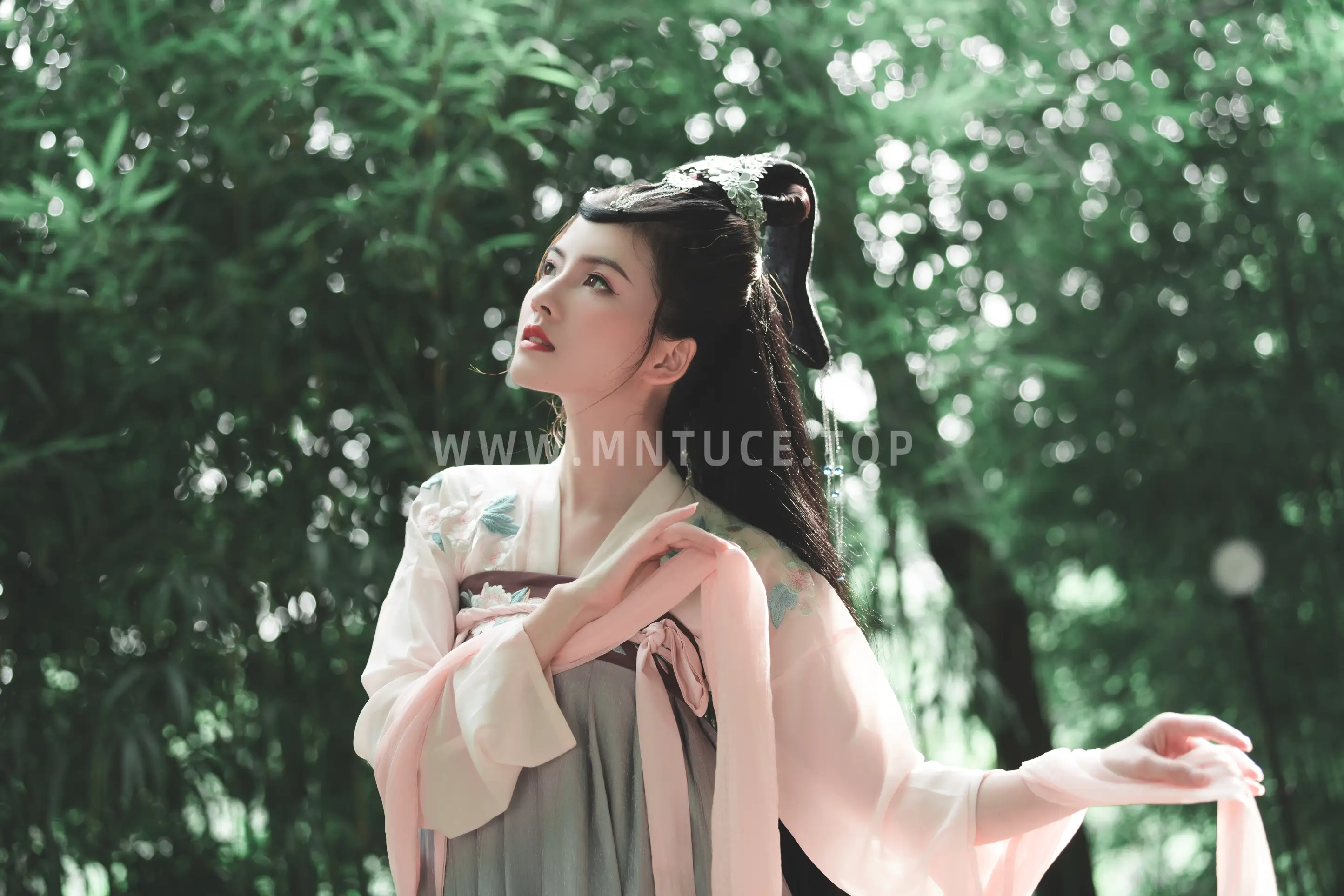 [艺图语] 2022.06.10 Vol.1142-014