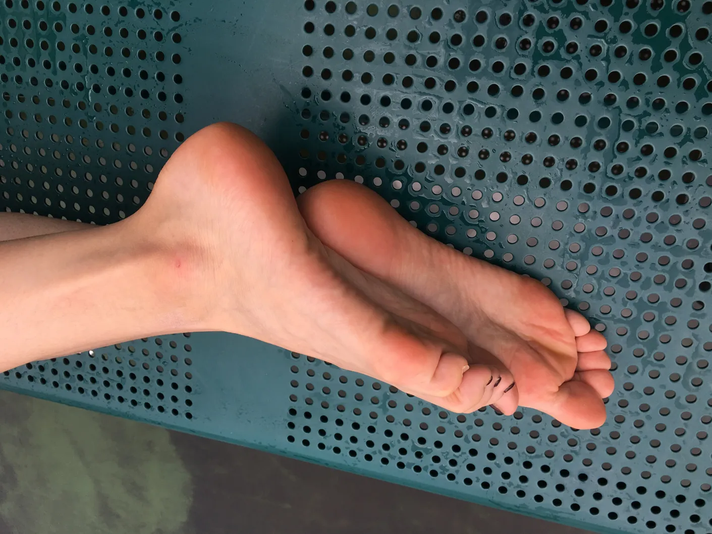 [街拍丝足] NO.021 男科医生小石的超嫩美足长腿网球场写真 #街拍丝足、美足#[80P]-070