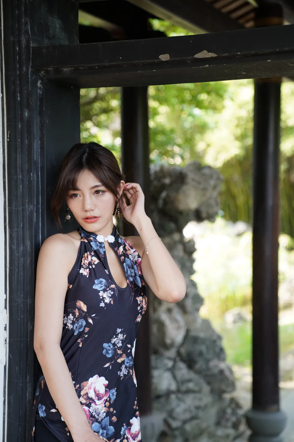 [街拍丝足] NO.104 陈葳 蓝花短旗袍高跟美腿 #街拍丝足、美足#[117P]-102