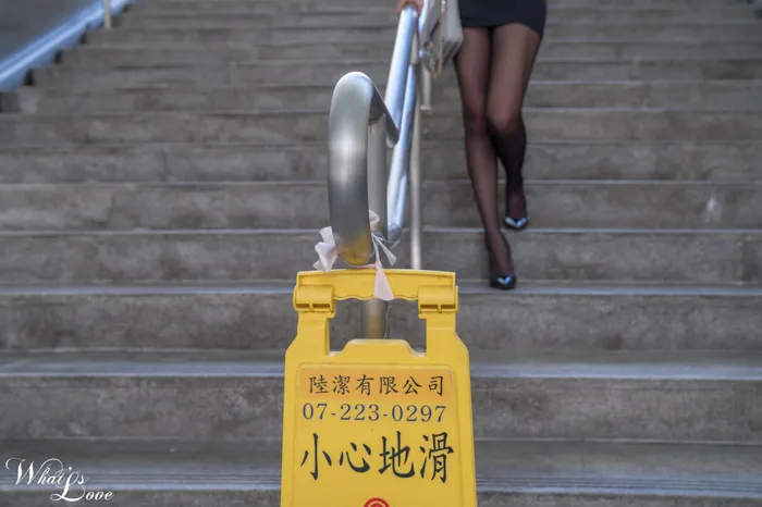 [街拍丝足] NO.218 施绍婷 OL 丝袜高跟美腿外拍 #街拍丝足、美足#[24P]-006