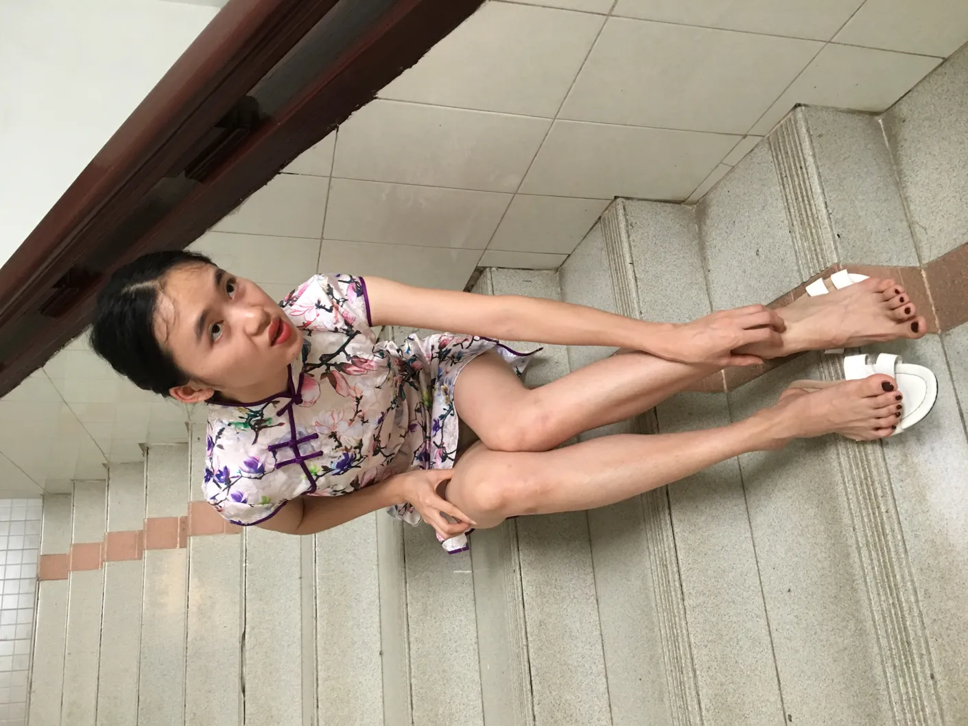 [街拍丝足] NO.021 男科医生小石的超嫩美足长腿网球场写真 #街拍丝足、美足#[80P]-013
