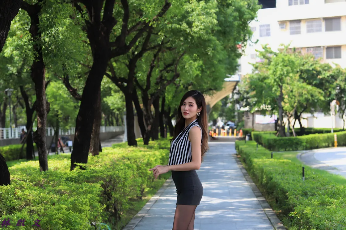 [街拍丝足] NO.137 张筠 OL黑丝高跟美腿 #街拍丝足、美足#[47P]-032