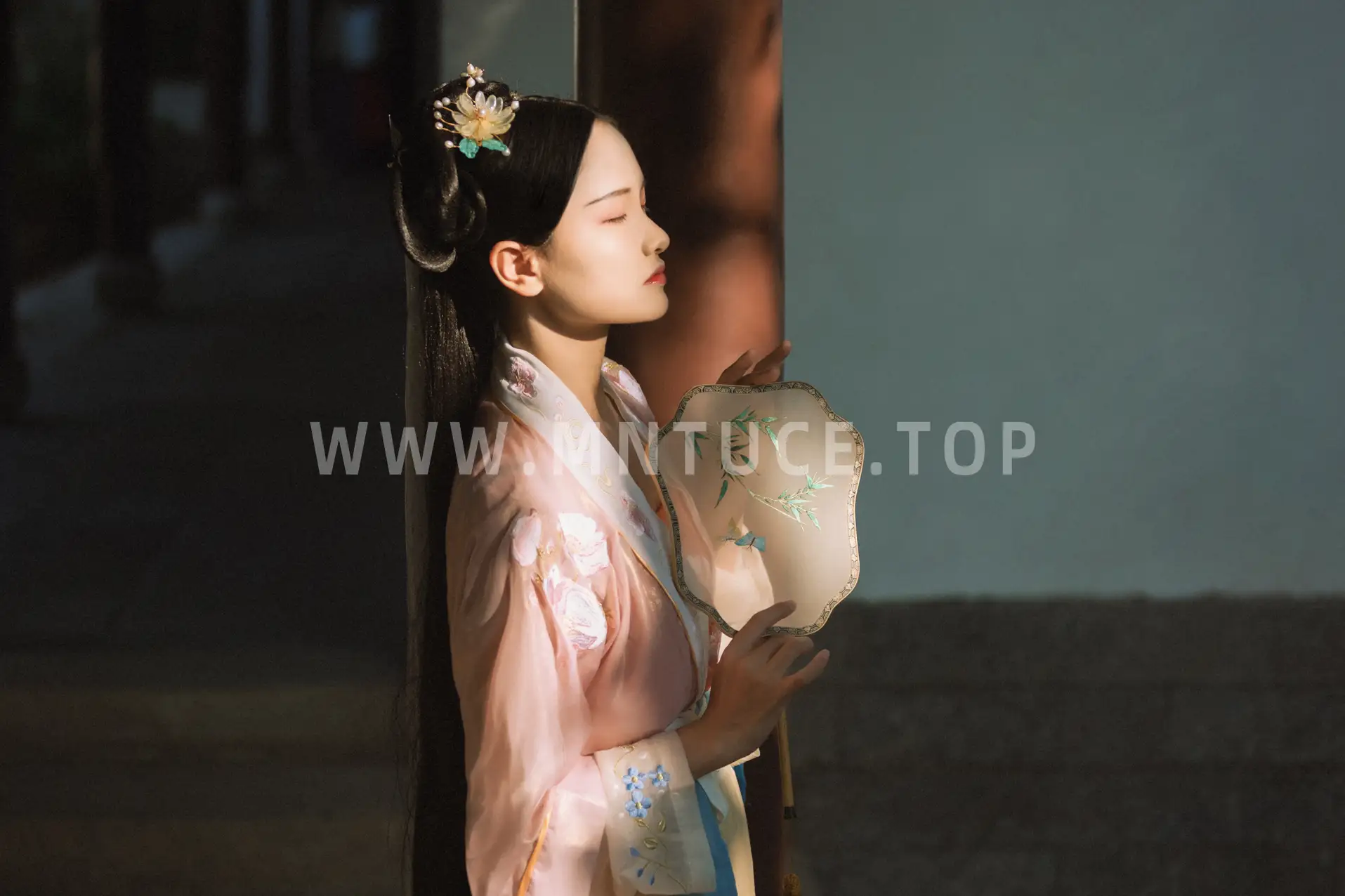 [艺图语] 2021.10.26 Vol.392-019