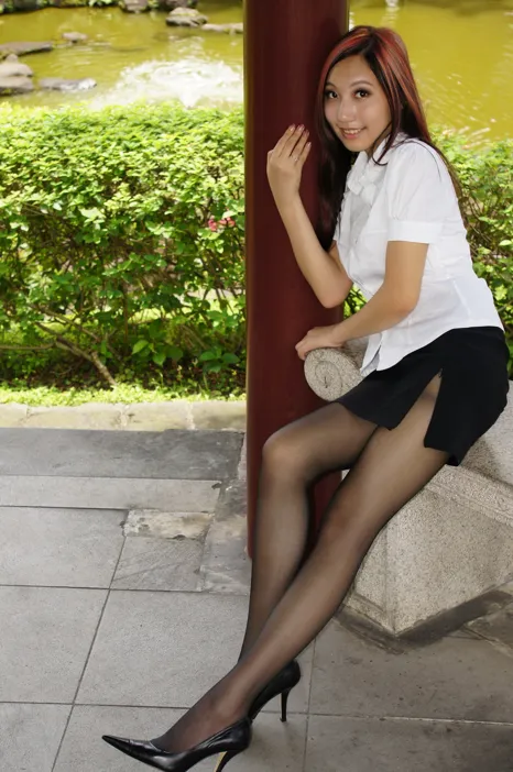 [街拍丝足] NO.216 小舞-逸仙公园  #街拍丝足、美足#[41P]-022