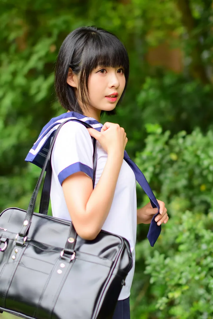[街拍丝足] NO.171 海琳 学生制服 #街拍丝足、美足#[73P]-029