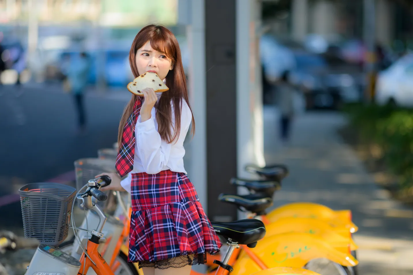 [街拍丝足] NO.233 学生制服高跟 #街拍丝足、美足#[157P]-072