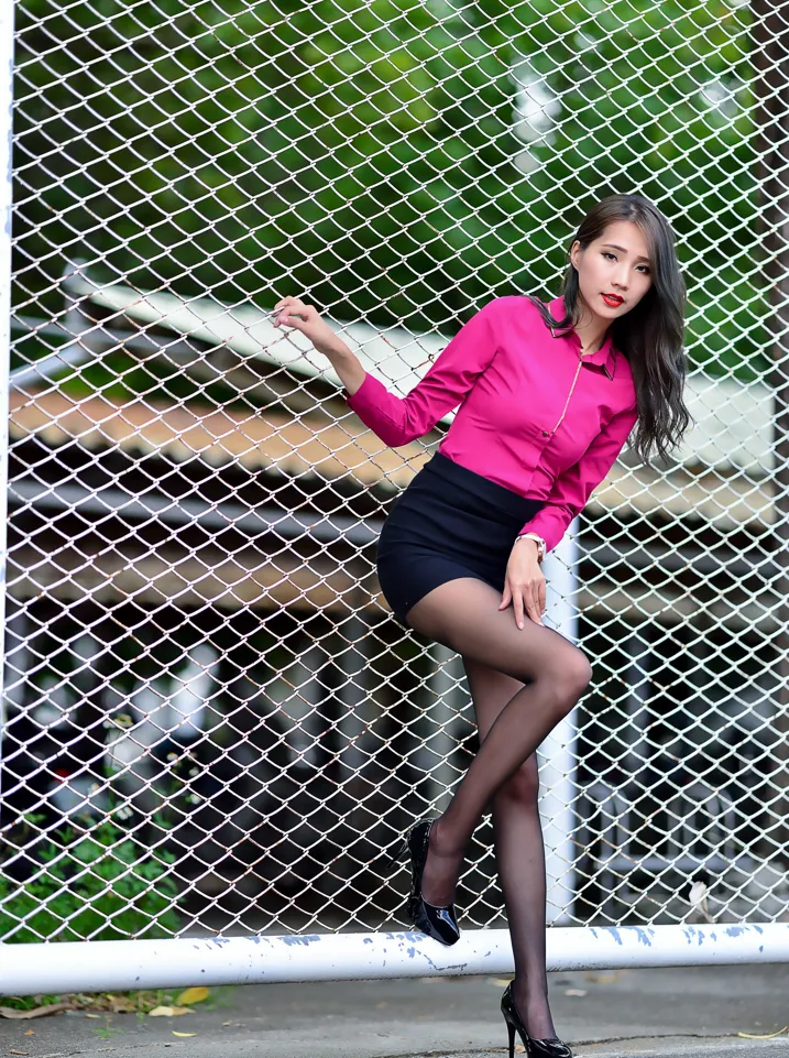 [街拍丝足] NO.199 Anita黄韵菲 OL黑丝高跟美腿 #街拍丝足、美足#[150P]-081
