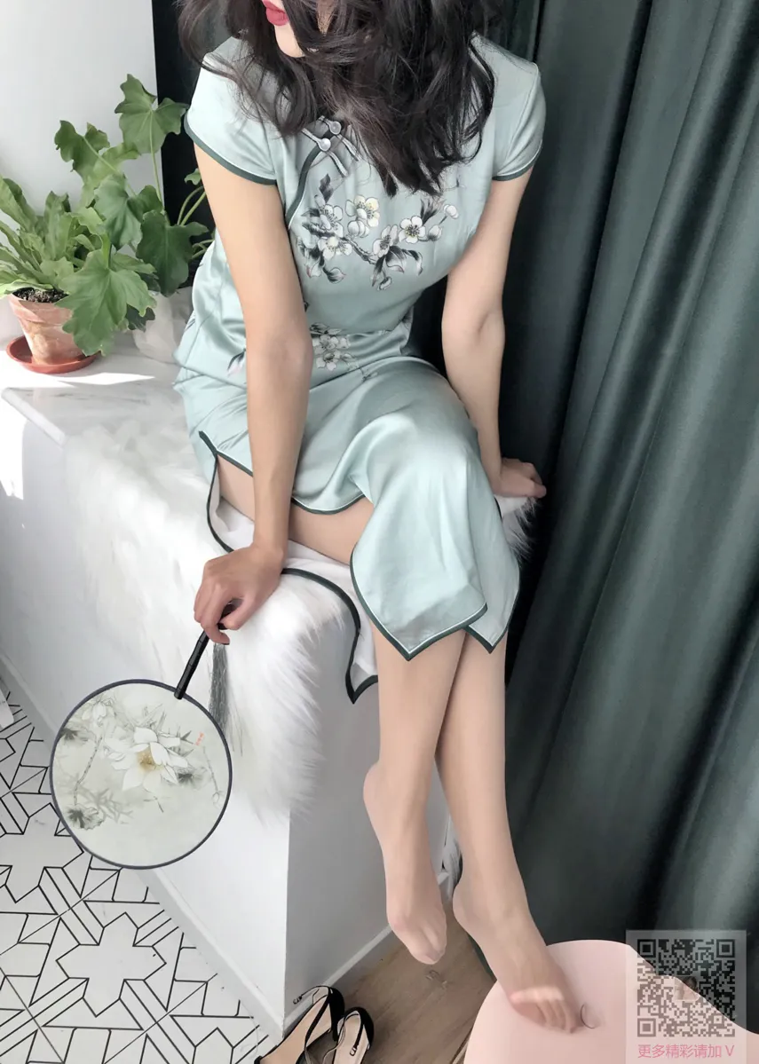 [街拍丝足] NO.115 Nia乔乔学姐居家性感旗袍肉丝 #街拍丝足、美足#[64P]-051