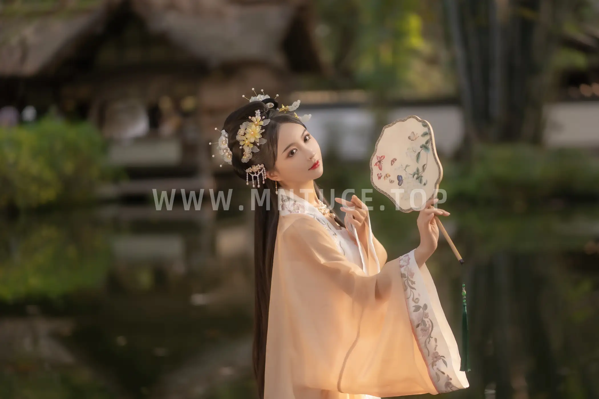 [艺图语] 2022.11.11 Vol.2052-014