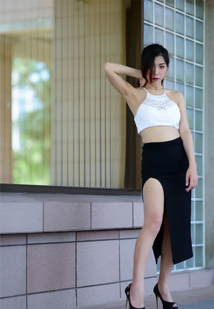 [街拍丝足] NO.162 莎莎 露肚高叉长裙高跟美腿 #街拍丝足、美足#[122P]-085