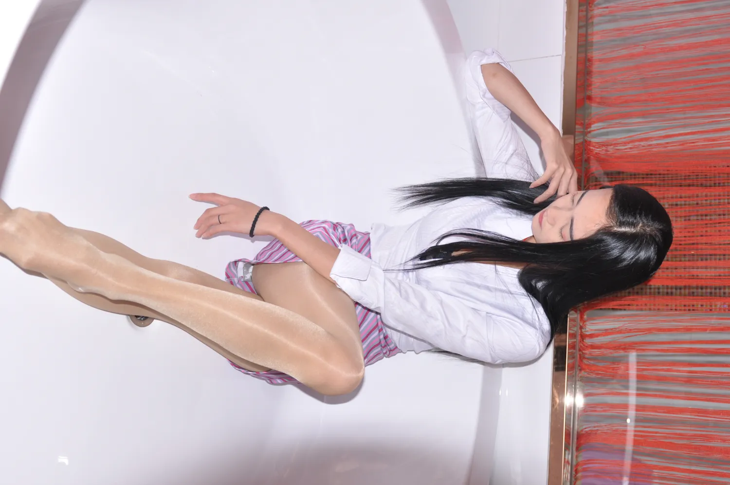 [街拍丝足] NO.121 空乘制服油亮丝高跟 #街拍丝足、美足#[88P]-087