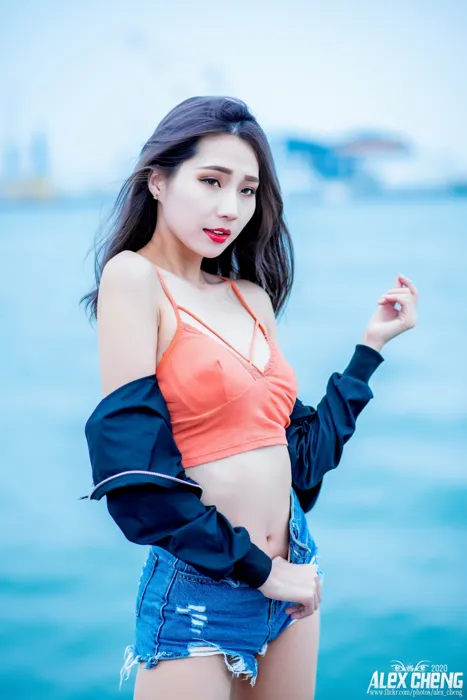 [街拍丝足] NO.023 長腿美模Anita 竹萱 性感外拍 #街拍丝足、美足#[44P]-012