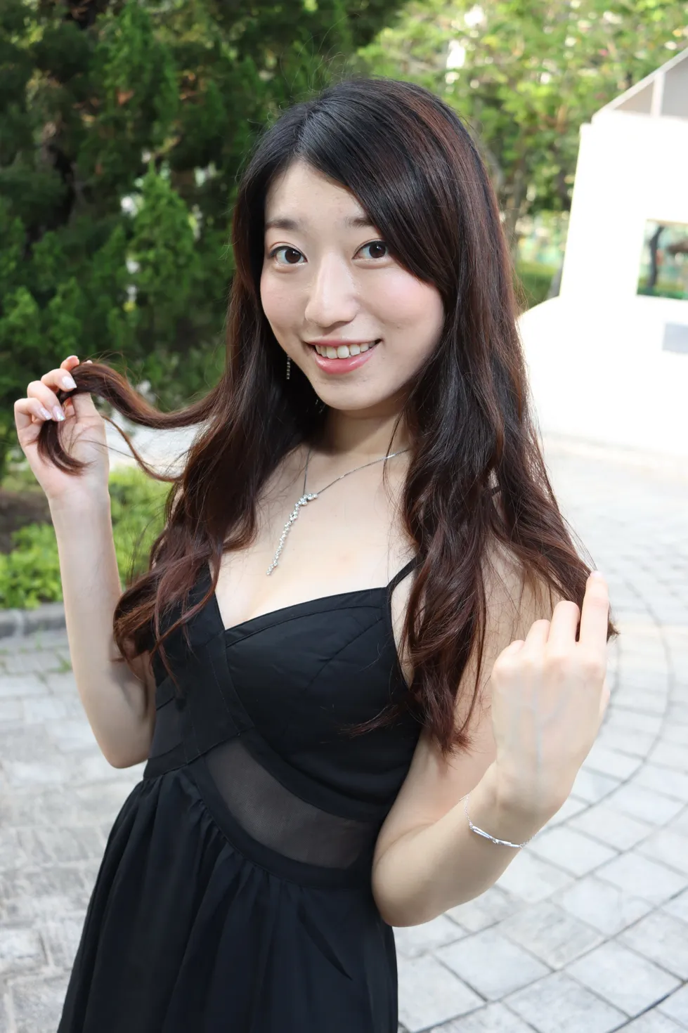 [街拍丝足] NO.106 吴小葵 公园黑色长裙 #街拍丝足、美足#[61P]-011