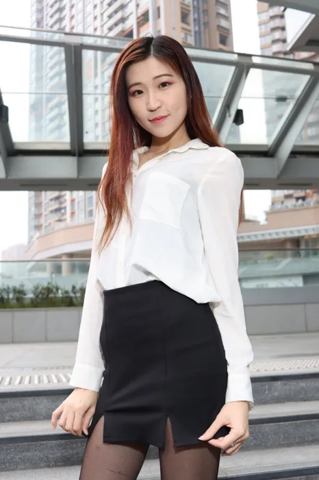 [街拍丝足] NO.024 长腿美模Rita Li 性感造型外拍 #街拍丝足、美足#[75P]-024