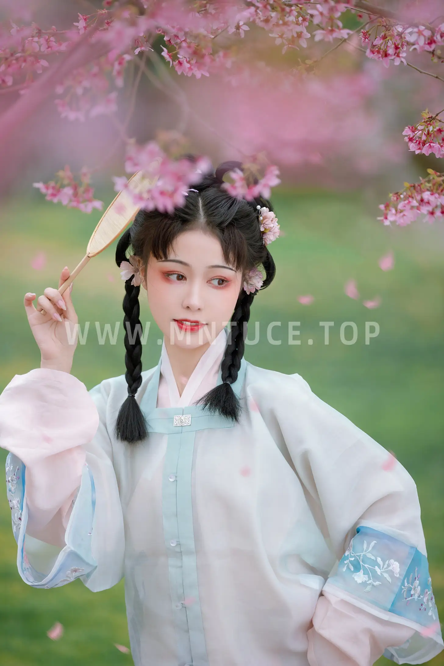 [艺图语] 2022.08.16 Vol.1718-018