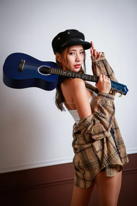 [街拍丝足] NO.095 長腿美模 黃韻霏 短褲 高跟美腿外拍 #街拍丝足、美足#[79P]-075