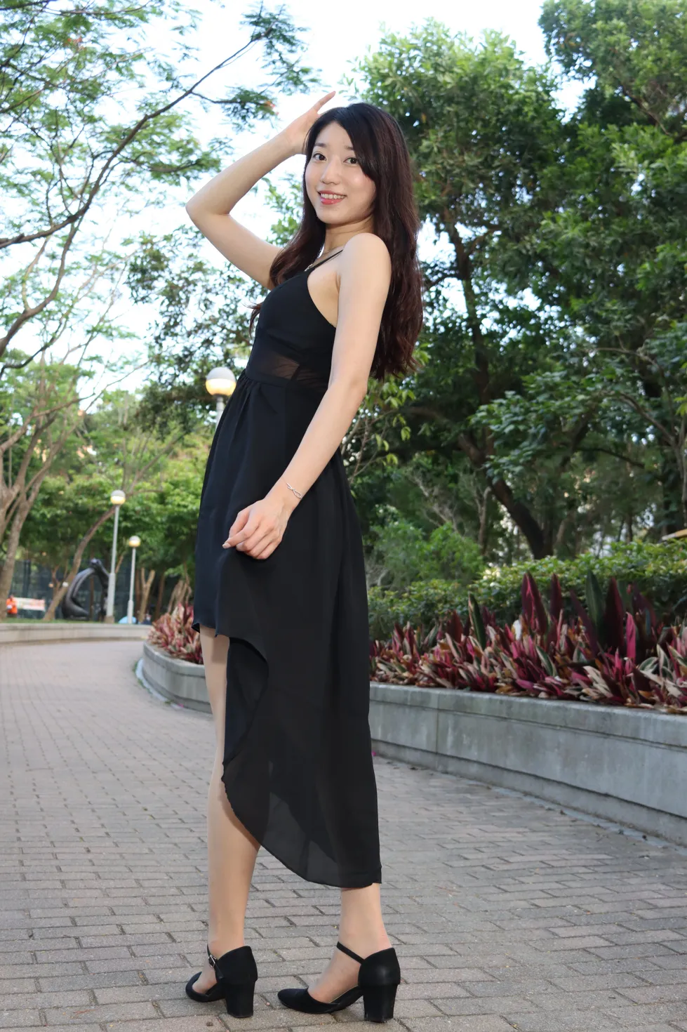 [街拍丝足] NO.106 吴小葵 公园黑色长裙 #街拍丝足、美足#[61P]-017