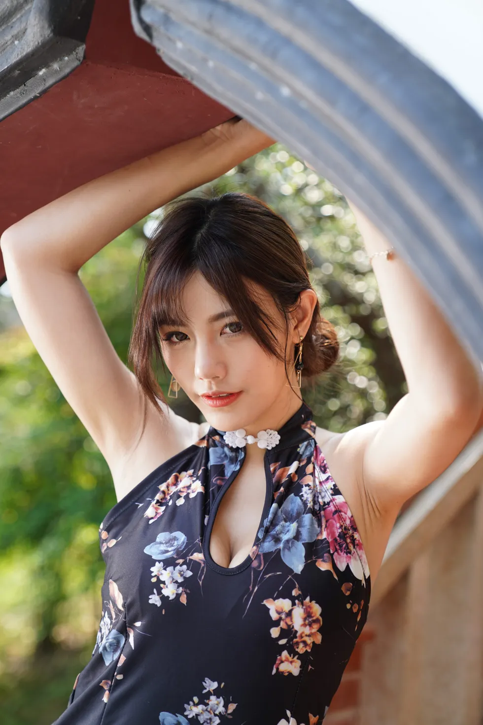 [街拍丝足] NO.104 陈葳 蓝花短旗袍高跟美腿 #街拍丝足、美足#[117P]-097