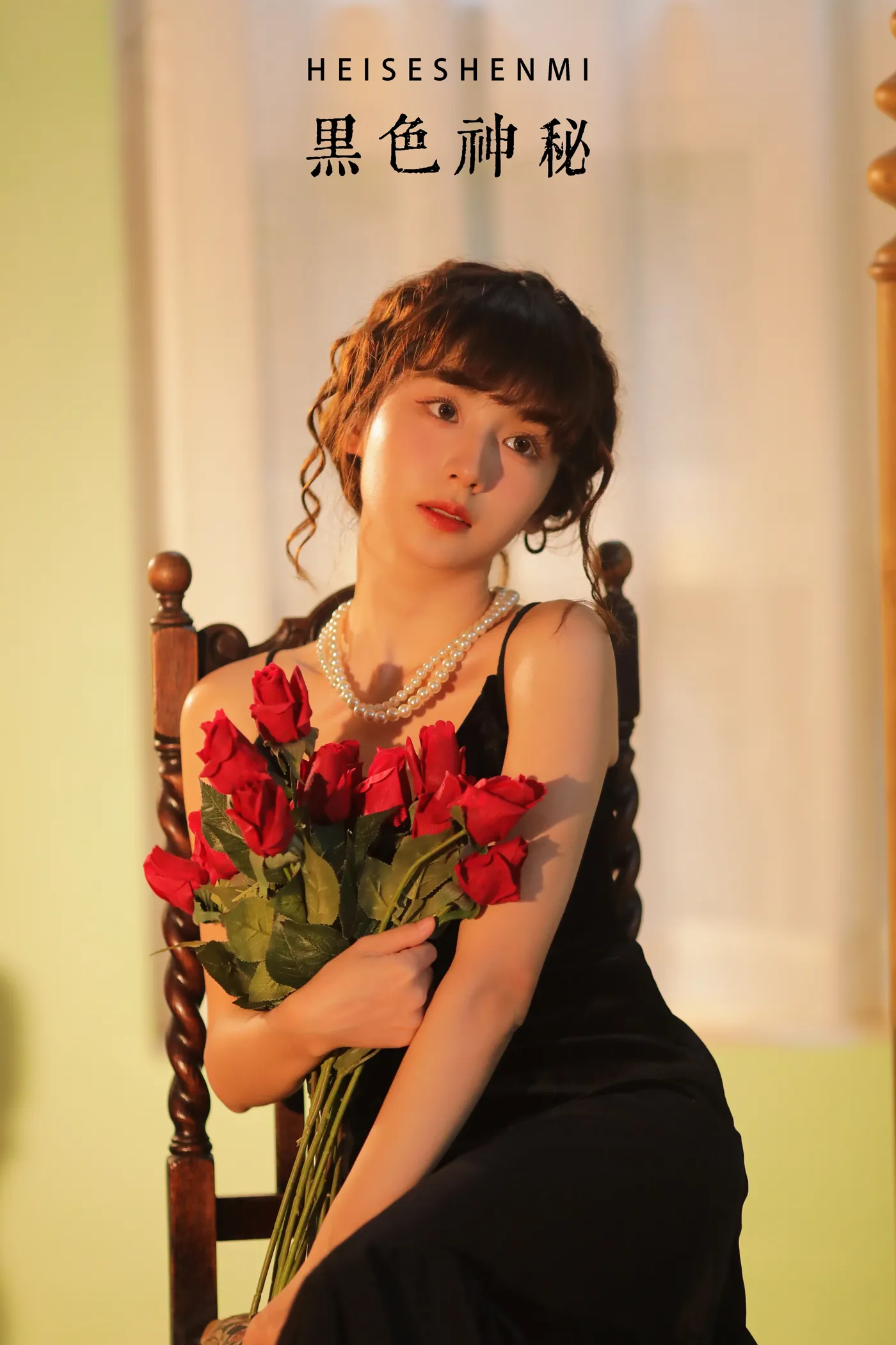 [艺图语]2022.12.04 Vol.2594 – 黑色神秘[32P]-PicJJ