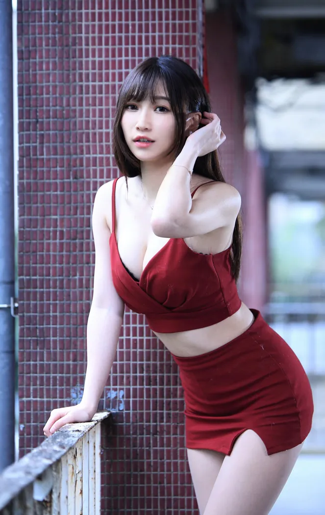 [街拍丝足] NO.100 张雅筑 紧身短裙丝袜高跟美腿 #街拍丝足、美足#[64P]-013