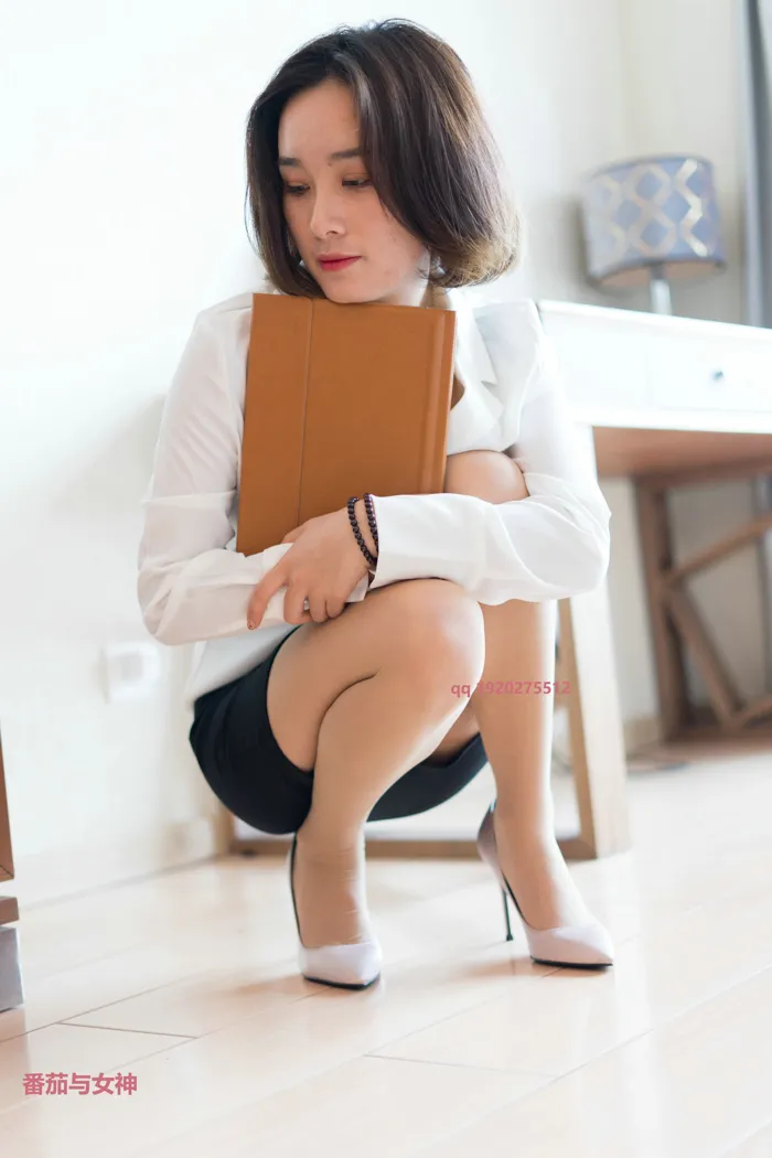 [街拍丝足] NO.034 木子的小包裙 #街拍丝足、美足#[97P]-052