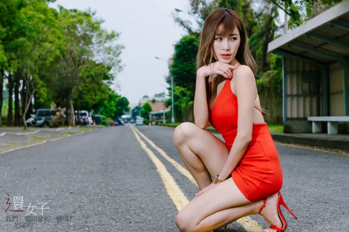 [街拍丝足] NO.047 艾比 紅連衣短裙 高跟美腿外拍 #街拍丝足、美足#[115P]-073