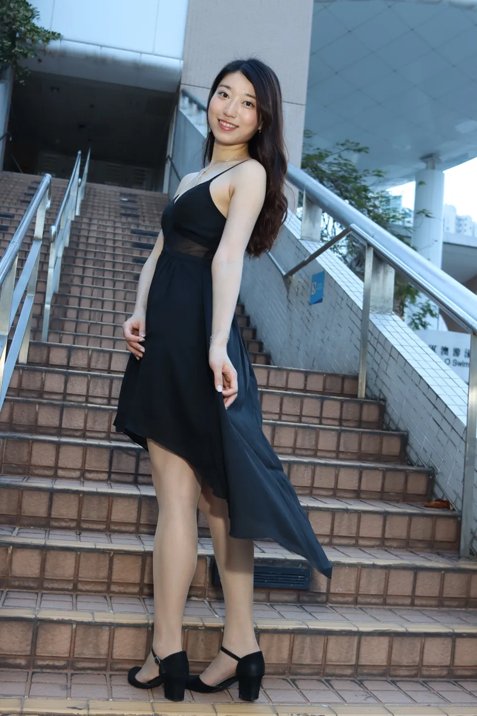 [街拍丝足] NO.106 吴小葵 公园黑色长裙 #街拍丝足、美足#[61P]-059