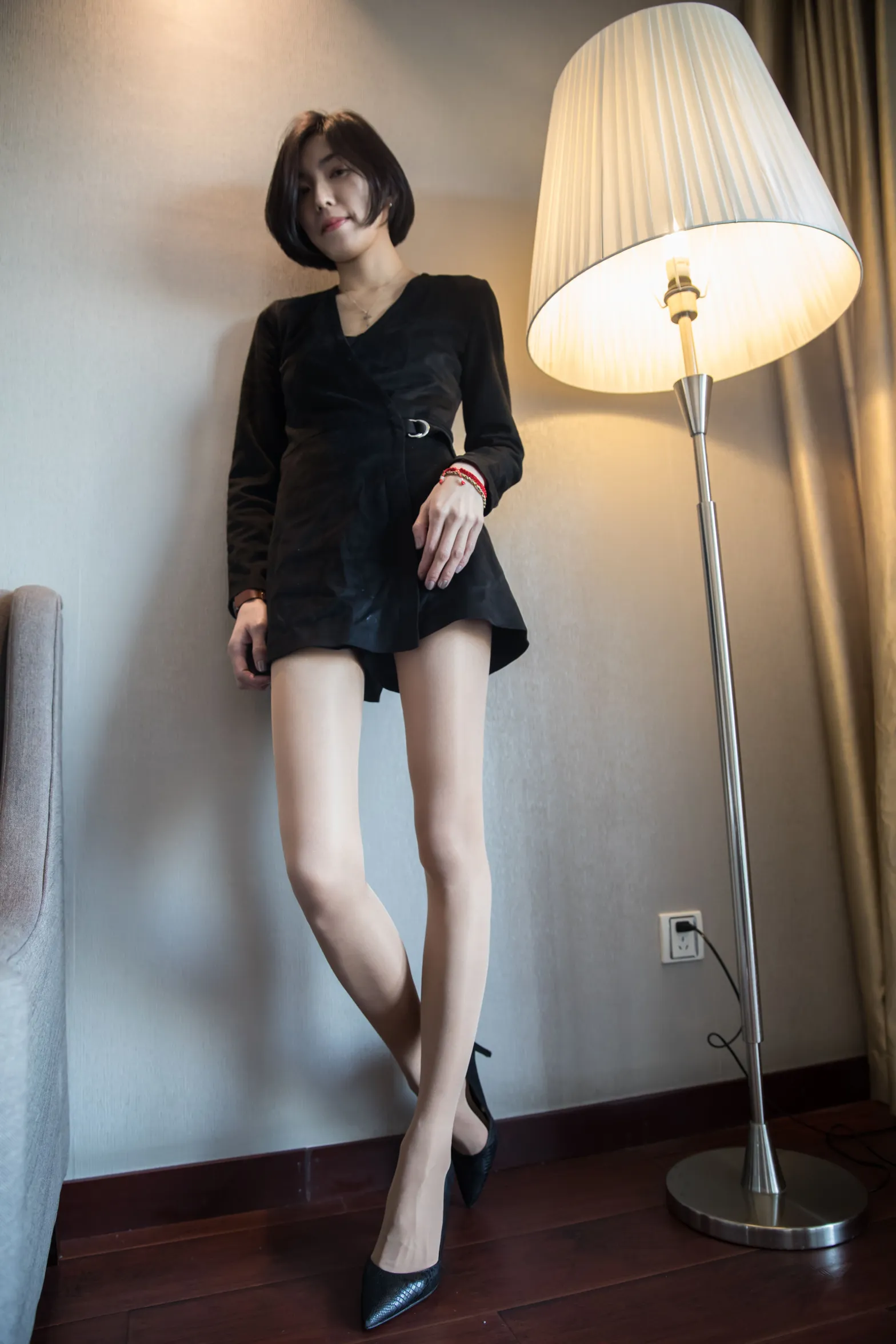 [街拍丝足] NO.120 酒店骨感美女肉丝高跟 #街拍丝足、美足#[88P]-031