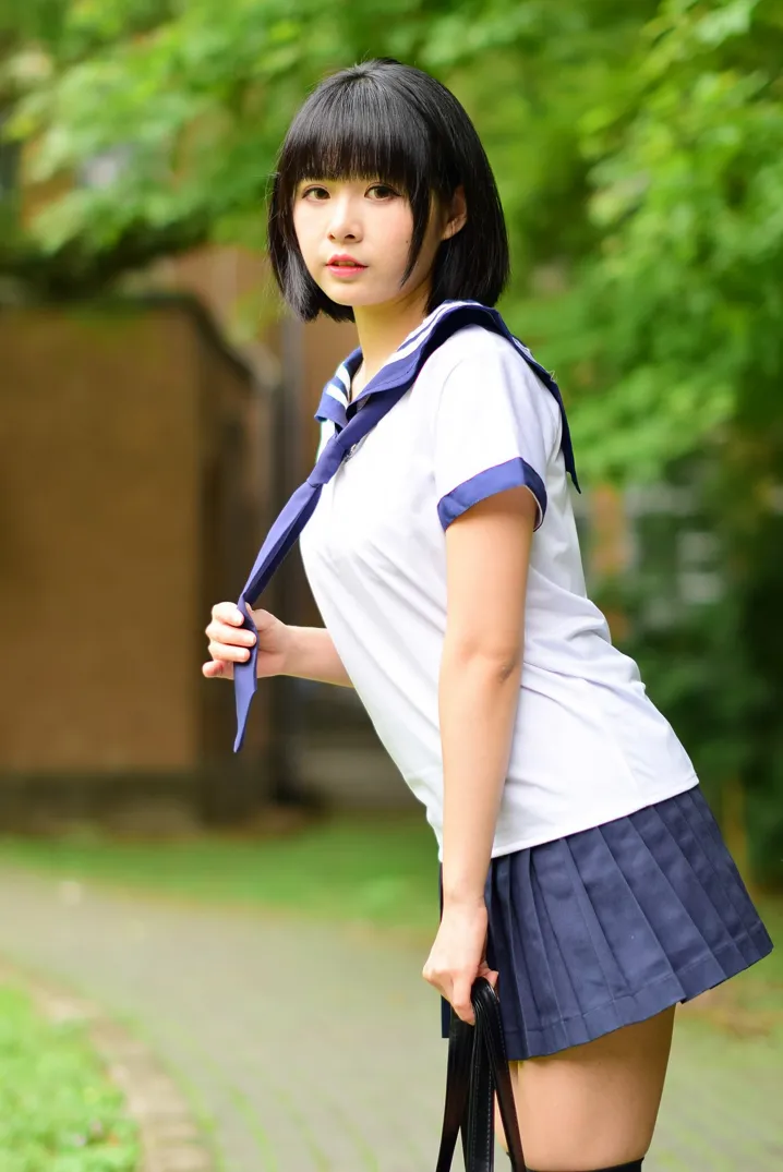 [街拍丝足] NO.171 海琳 学生制服 #街拍丝足、美足#[73P]-033