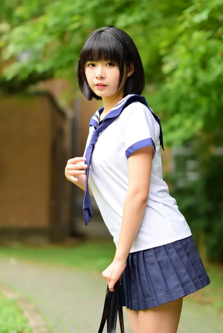 [街拍丝足] NO.171 海琳 学生制服 #街拍丝足、美足#[73P]-032