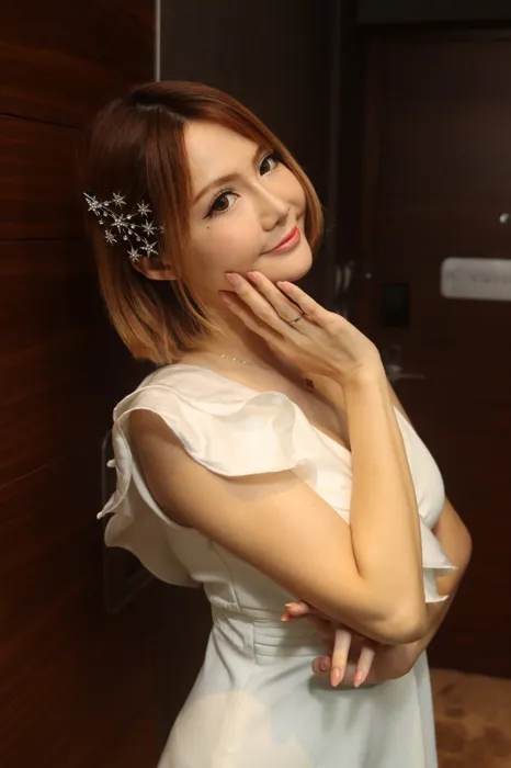 [街拍丝足] NO.092 Memi 白色短禮服 高跟美腿外拍 #街拍丝足、美足#[95P]-076