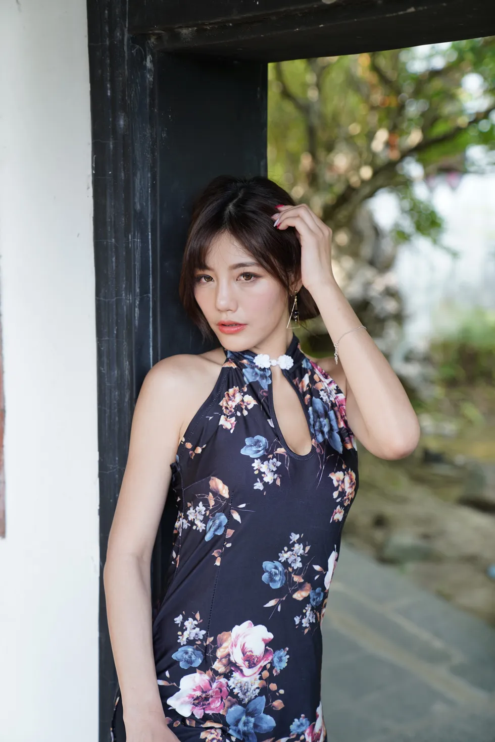 [街拍丝足] NO.104 陈葳 蓝花短旗袍高跟美腿 #街拍丝足、美足#[117P]-103