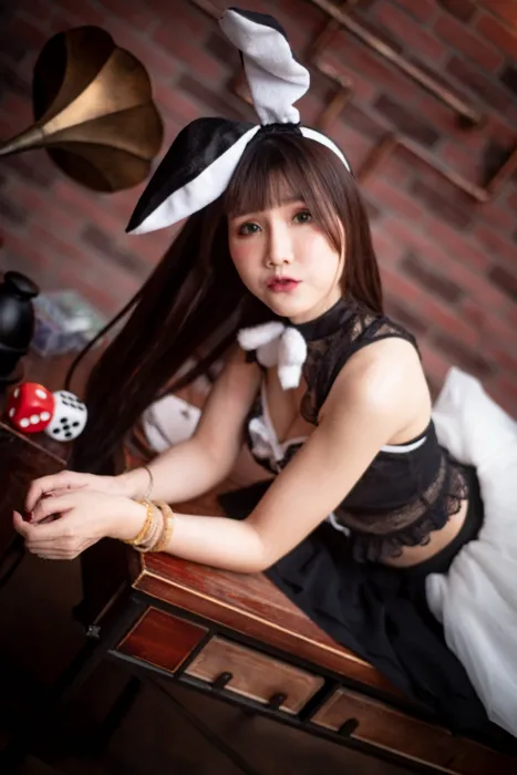 [街拍丝足] NO.079  乔乔儿 兔女郎 高跟美腿外拍 #街拍丝足、美足#[48P]-017