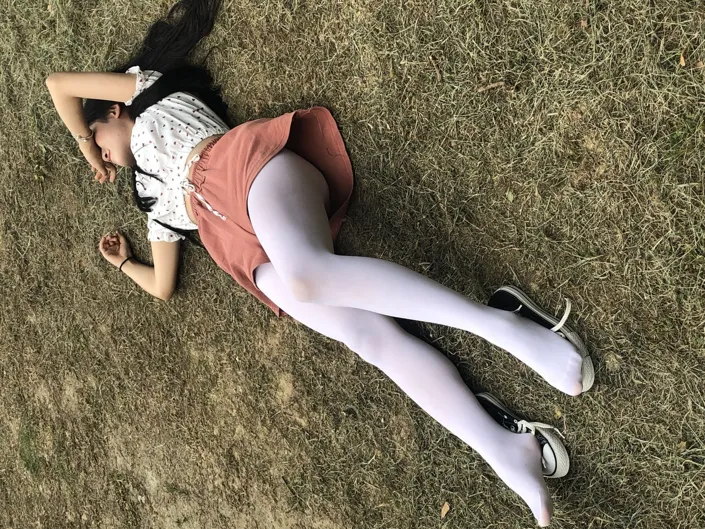 [街拍丝足] NO.007 操场散拍合集 #街拍丝足、美足#[91P]-007