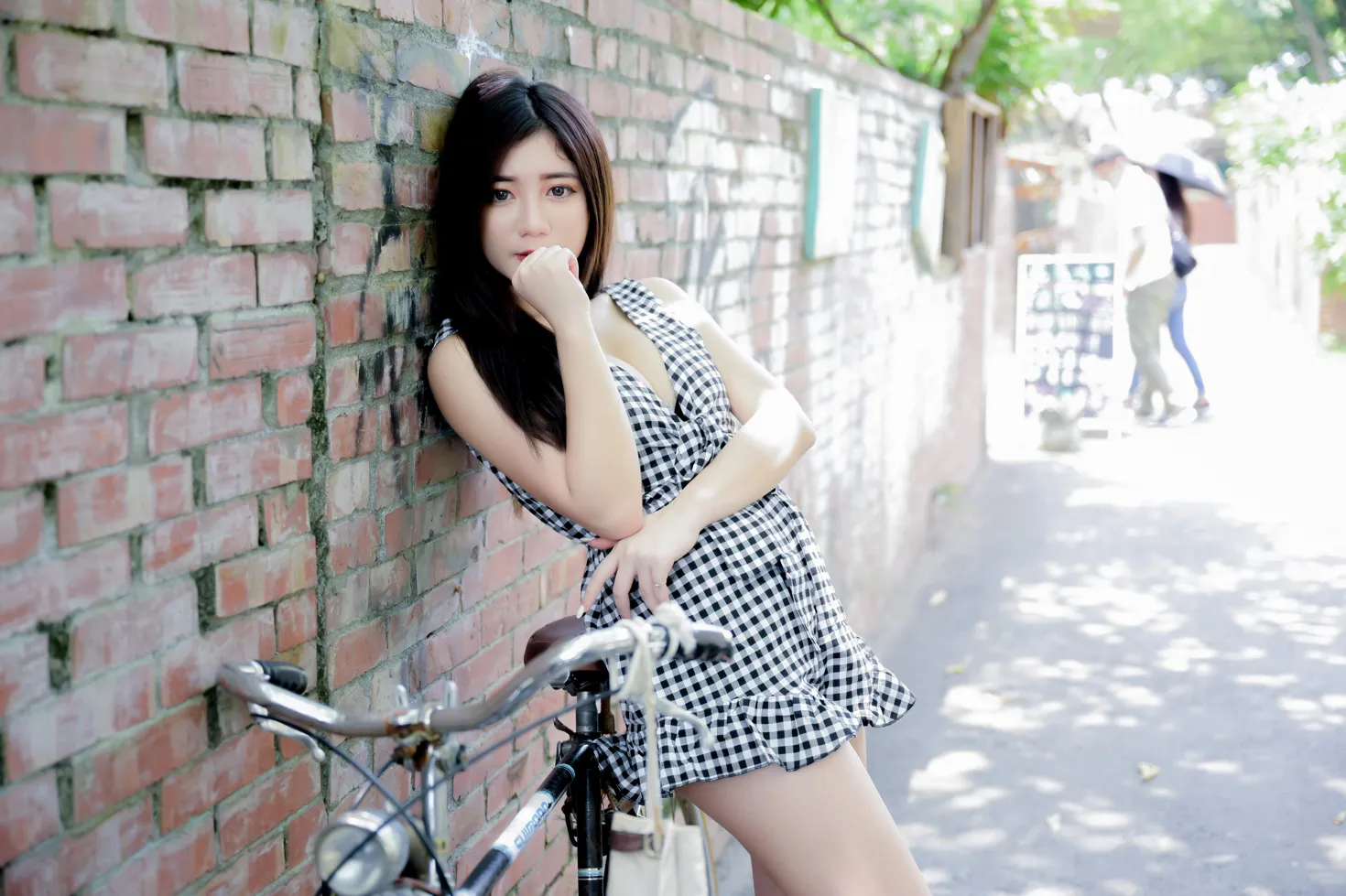 [街拍丝足] NO.214 乐乐 休闲布鞋美腿  #街拍丝足、美足#[95P]-046