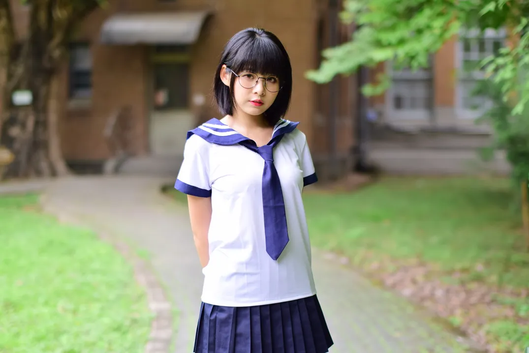 [街拍丝足] NO.171 海琳 学生制服 #街拍丝足、美足#[73P]-003