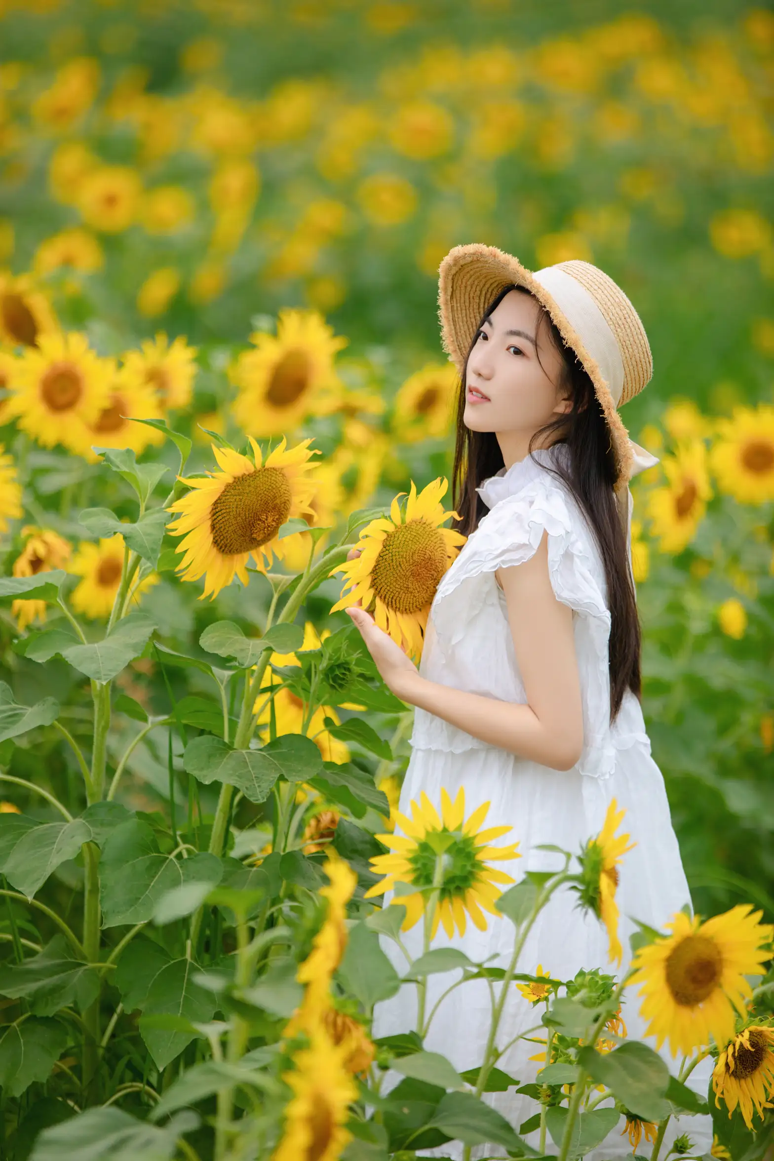 [艺图语] 2022.08.22 Vol.1766-014