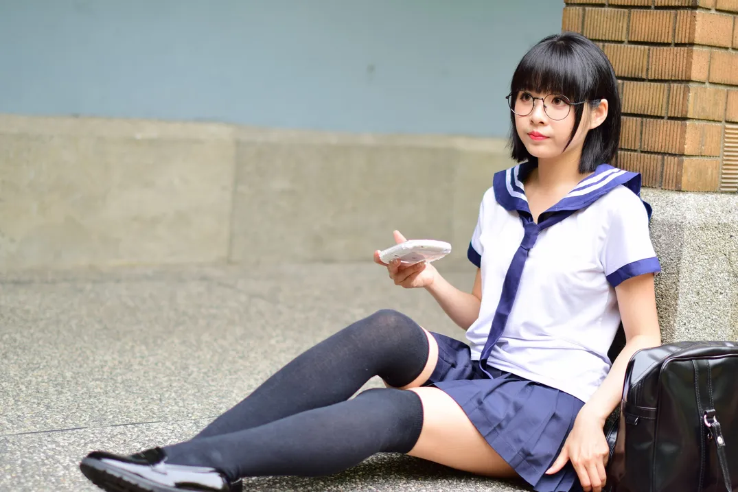 [街拍丝足] NO.171 海琳 学生制服 #街拍丝足、美足#[73P]-071