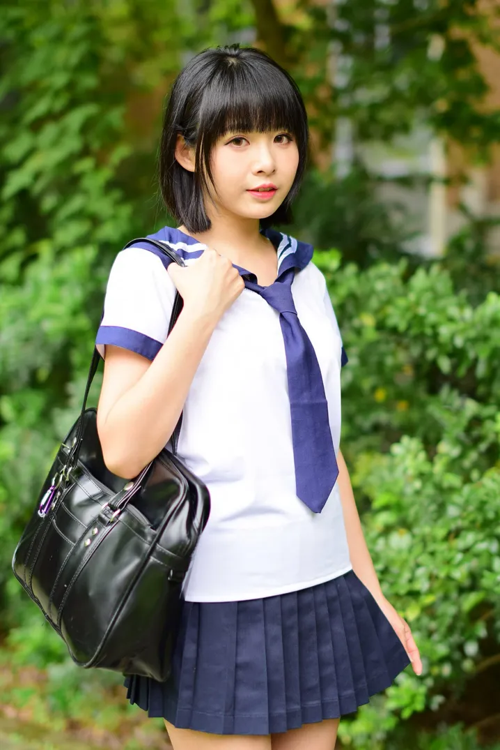 [街拍丝足] NO.171 海琳 学生制服 #街拍丝足、美足#[73P]-019