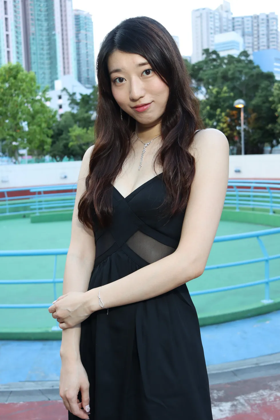 [街拍丝足] NO.106 吴小葵 公园黑色长裙 #街拍丝足、美足#[61P]-040