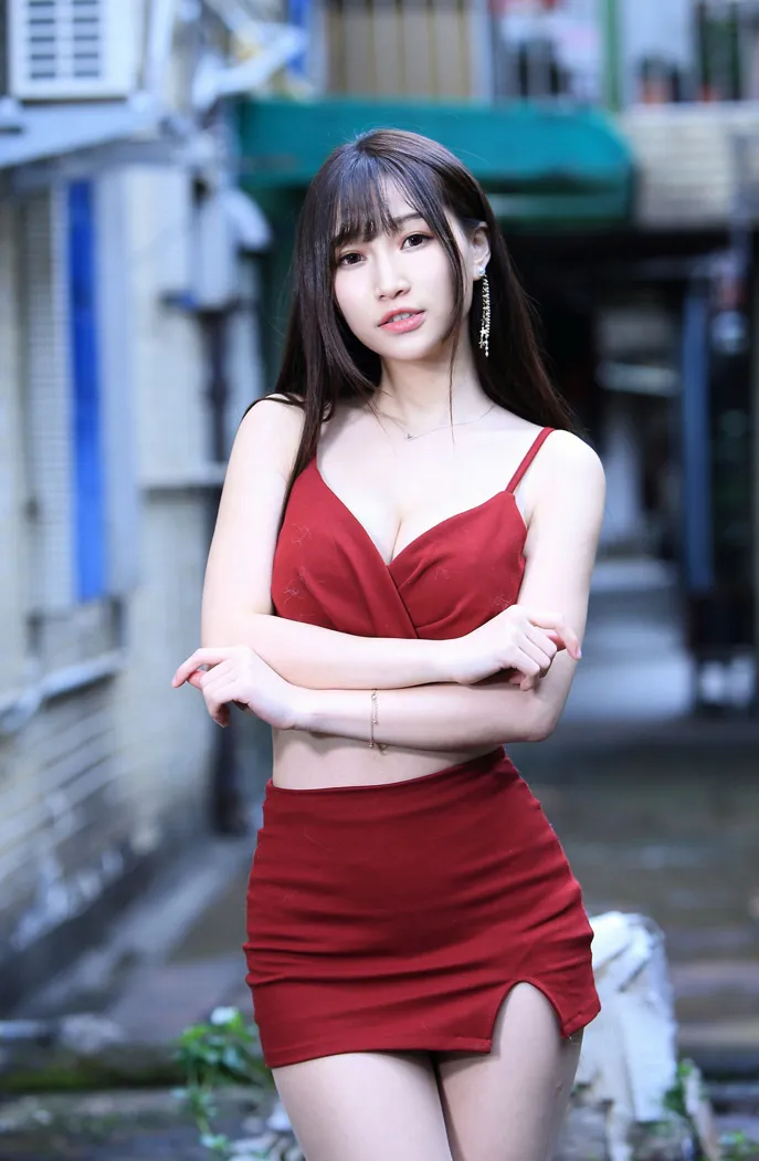 [街拍丝足] NO.100 张雅筑 紧身短裙丝袜高跟美腿 #街拍丝足、美足#[64P]-038