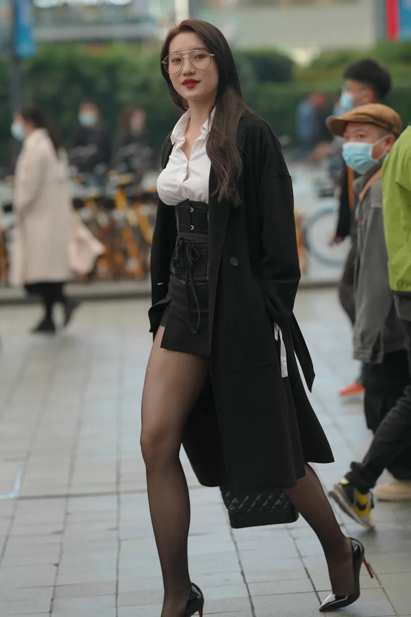 [街拍丝足] NO.160 黑丝大长腿 #街拍丝足、美足#[201P]-071