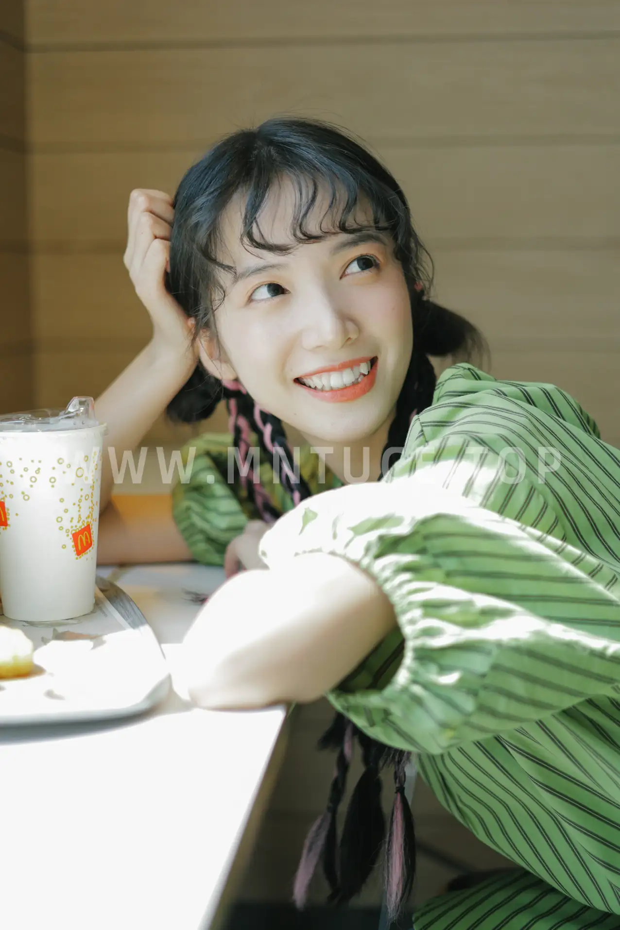[艺图语] 2022.08.02 Vol.1605-036