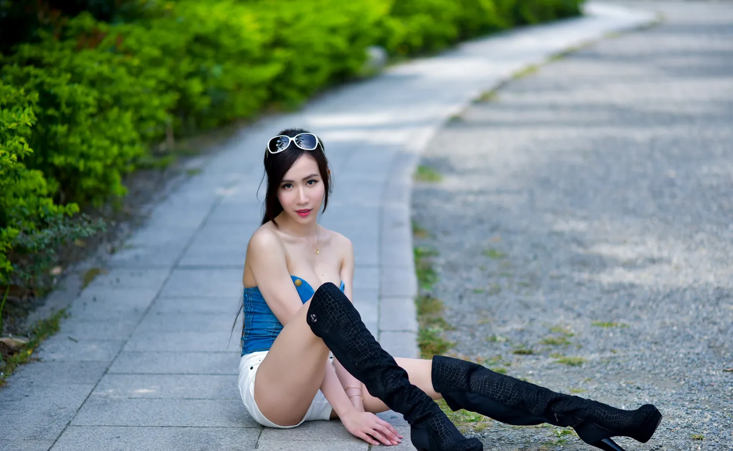 [街拍丝足] NO.181 妍希 露肩短裤长靴美腿 #街拍丝足、美足#[71P]-018